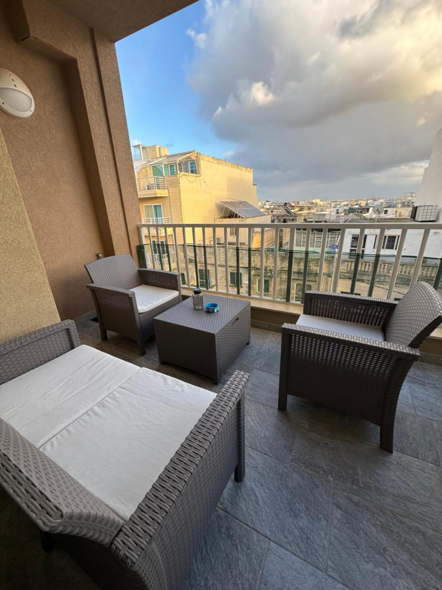 Designer 3 Bedroom And 3 Bathroom Apartment In Swatar Birkirkara Kültér fotó
